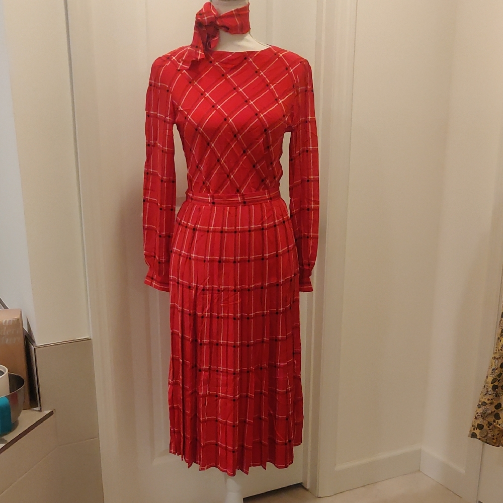 Vintage David-Hayes 100% Silk Red Plaid Long Sleeve Midi Skirt Set Little Scarf